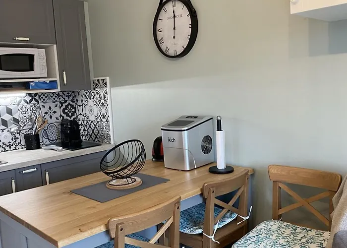 Апартаменты Renove Proche Et Thalasso, 2 Pieces, Balcon, Wifi, Tv, Equipements Bebe - - Fr-1-487-322 Кабур