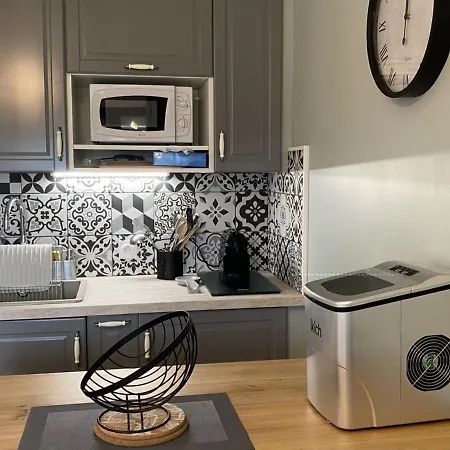 Rénové Proche Et Thalasso, 2 Pièces, Balcon, Wifi, Tv, équipements Bébé - - Fr-1-487-322